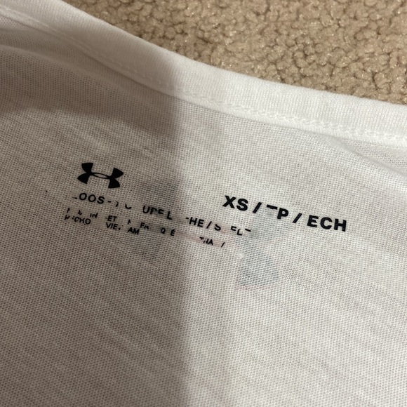 ALMOST NEW Under Armour Tank Top. - Picture 3 of 3